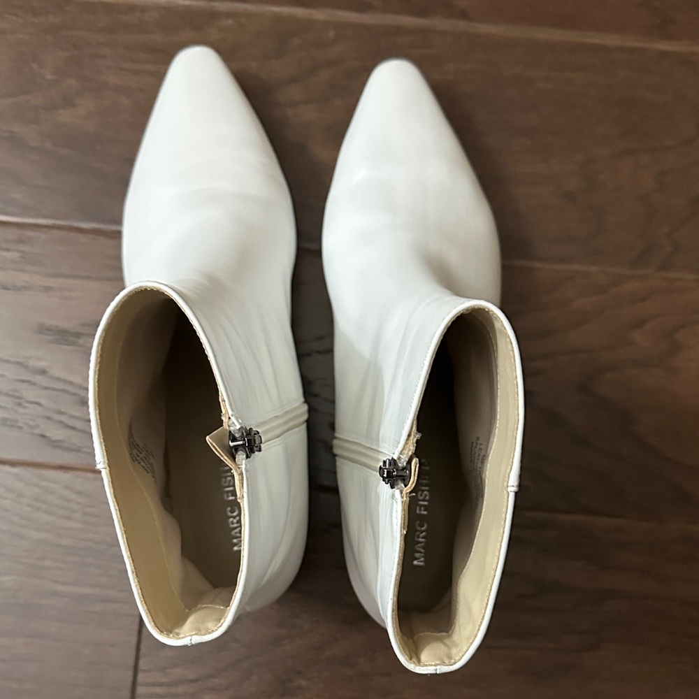 Marc Fisher White leather Ankle Booties